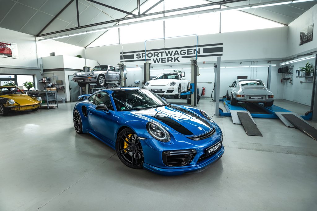 Porsche 991.2 Turbo S Techart blau von oben – Sportwagen Werk Werkstatt