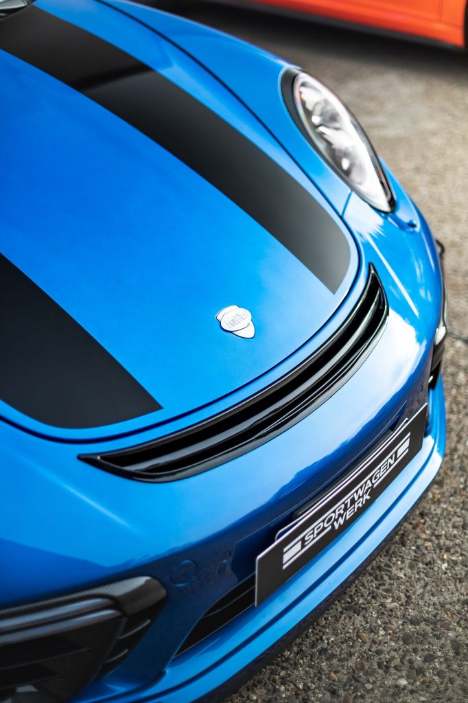 Porsche 991.2 Turbo S Techart blau Ansicht Fronthaube gestreift