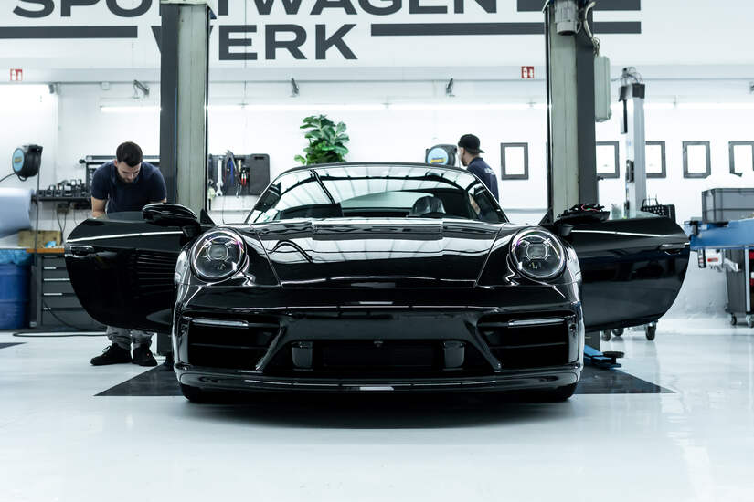 Porsche 992 All Black