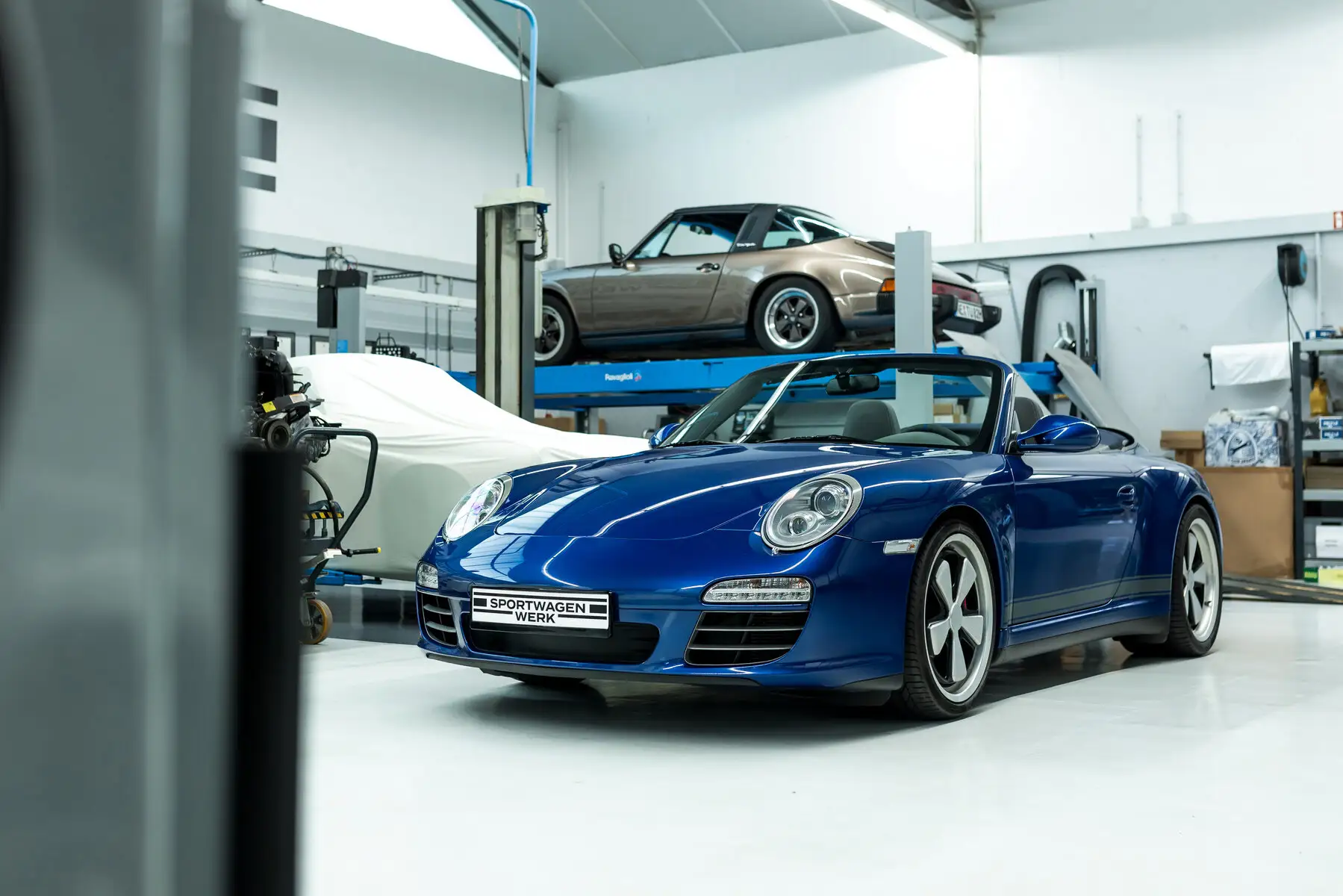 Porsche 911 4S Cabrio blau Umbau