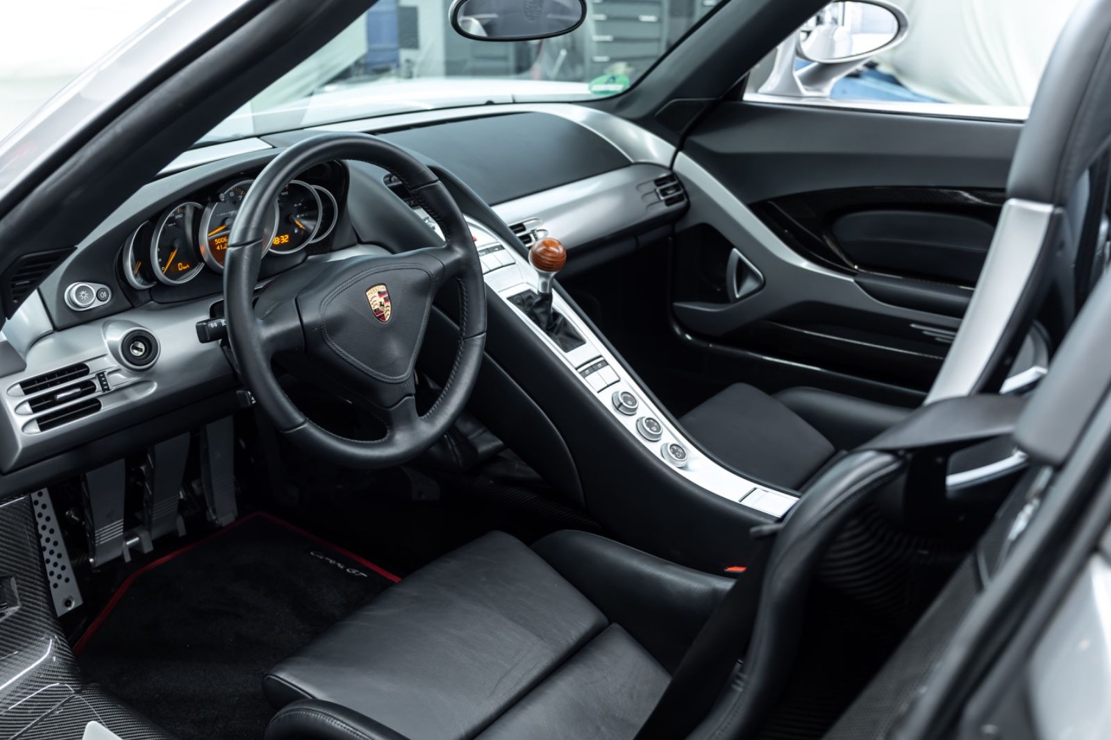 Fahrzeugabbildung Porsche Carrera GT I 5.000km I 1. Hand I Deutschland