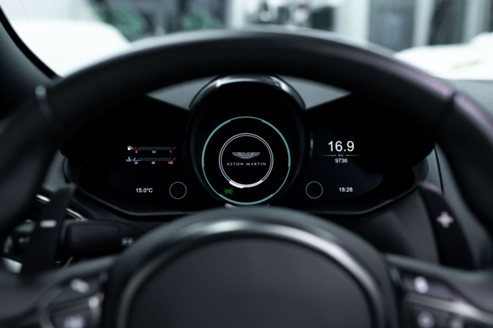 Fahrzeugabbildung Aston Martin V8 Vantage Roadster I B&0 I 360° I 1. Hd I BRD