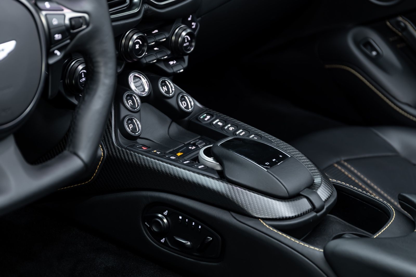 Fahrzeugabbildung Aston Martin V8 Vantage Roadster I B&0 I 360° I 1. Hd I BRD