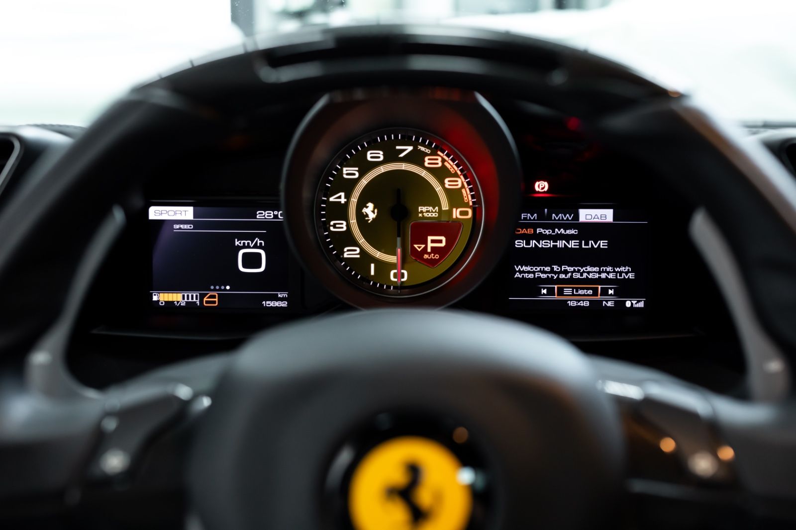 Fahrzeugabbildung Ferrari 488 GTB I Carbon I Racing Seats I 2. Hand I BRD