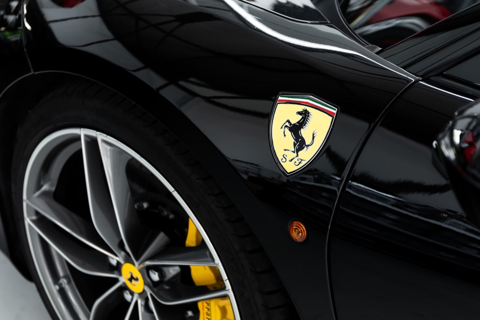 Fahrzeugabbildung Ferrari 488 GTB I Carbon I Racing Seats I 2. Hand I BRD