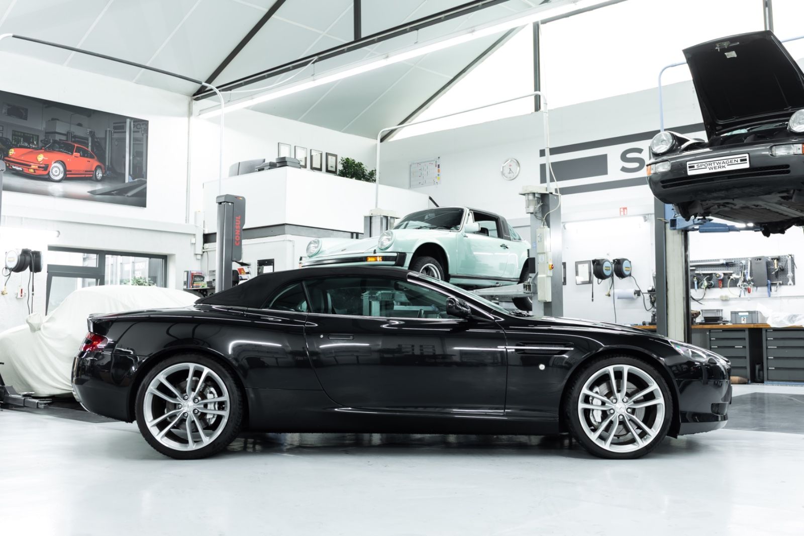 Fahrzeugabbildung Aston Martin DB9 Volante I 1. Hand  I Deutsches KFZ