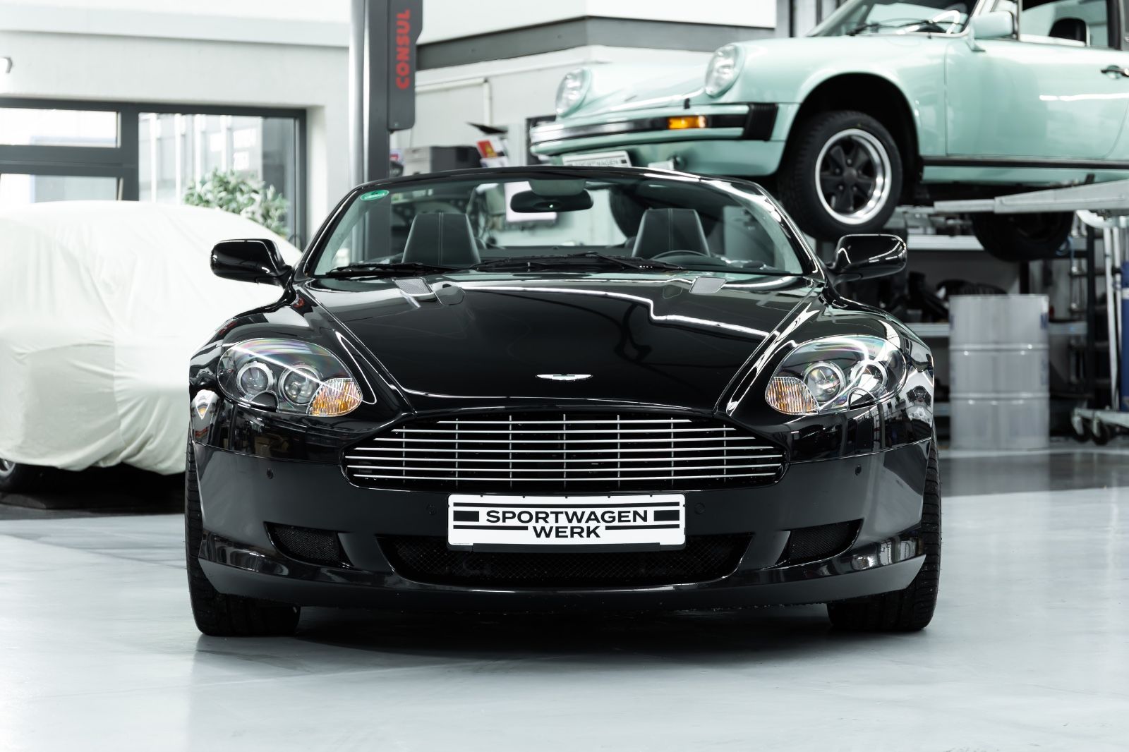Fahrzeugabbildung Aston Martin DB9 Volante I 1. Hand  I Deutsches KFZ