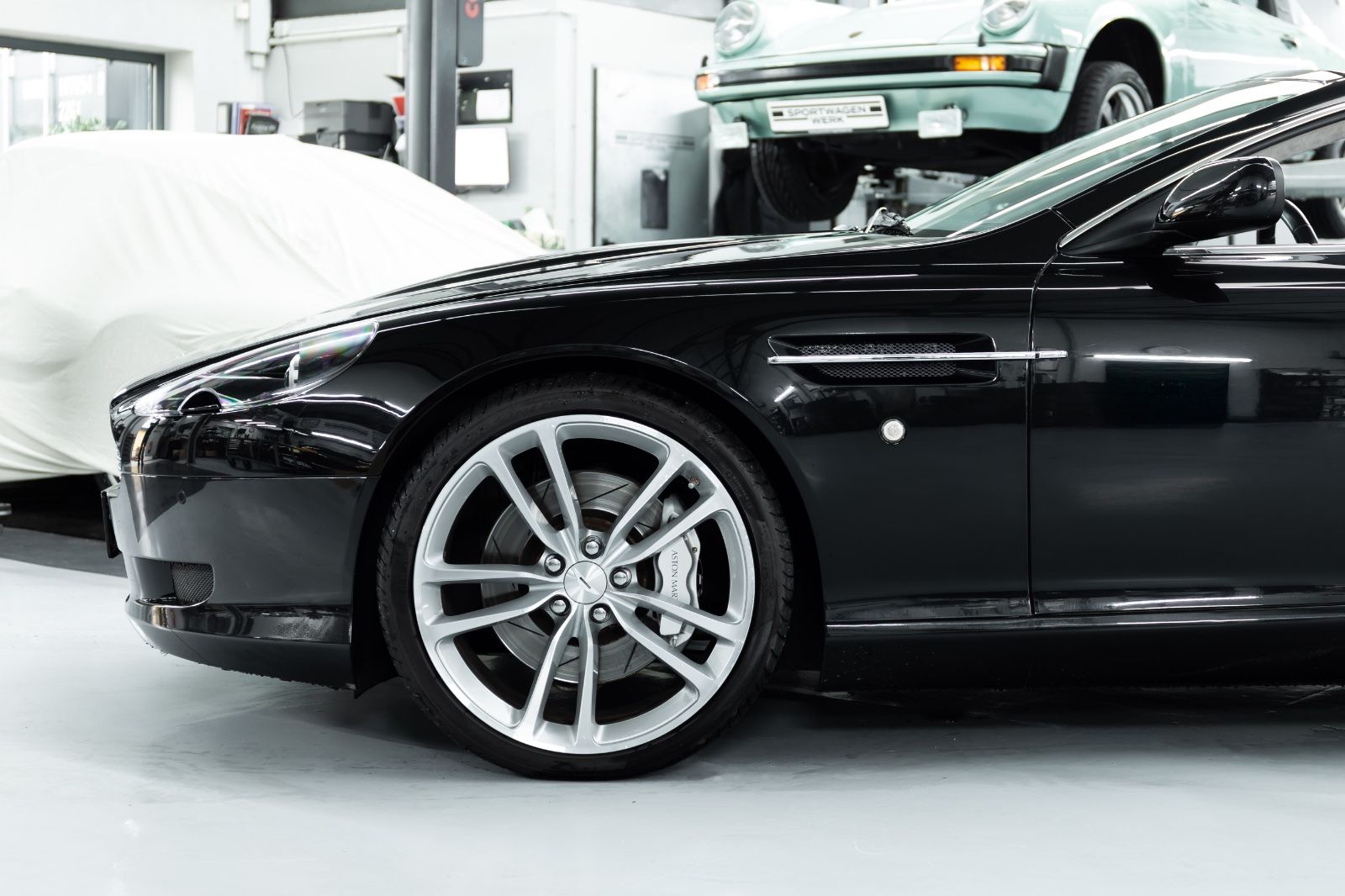 Fahrzeugabbildung Aston Martin DB9 Volante I 1. Hand  I Deutsches KFZ