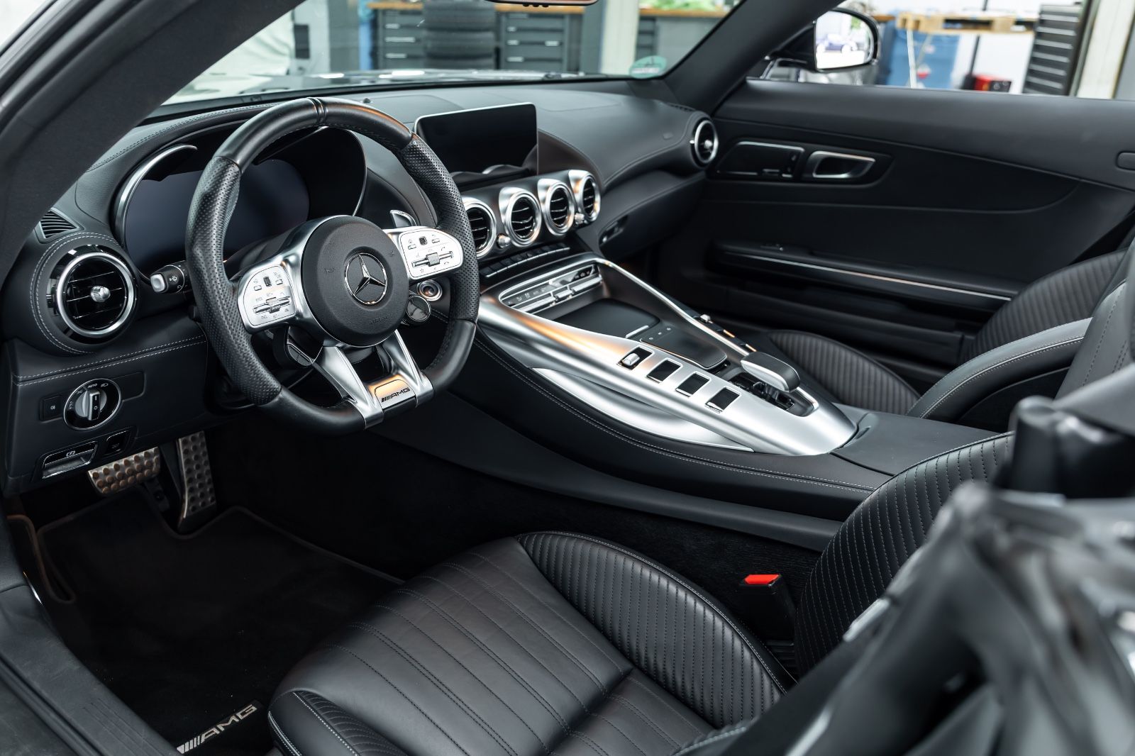 Fahrzeugabbildung Mercedes-Benz AMG GT Roadster I Burmester I Vollausstattung