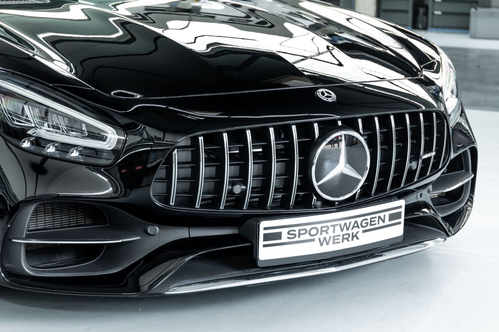 Fahrzeugabbildung Mercedes-Benz AMG GT Roadster I Burmester I Vollausstattung