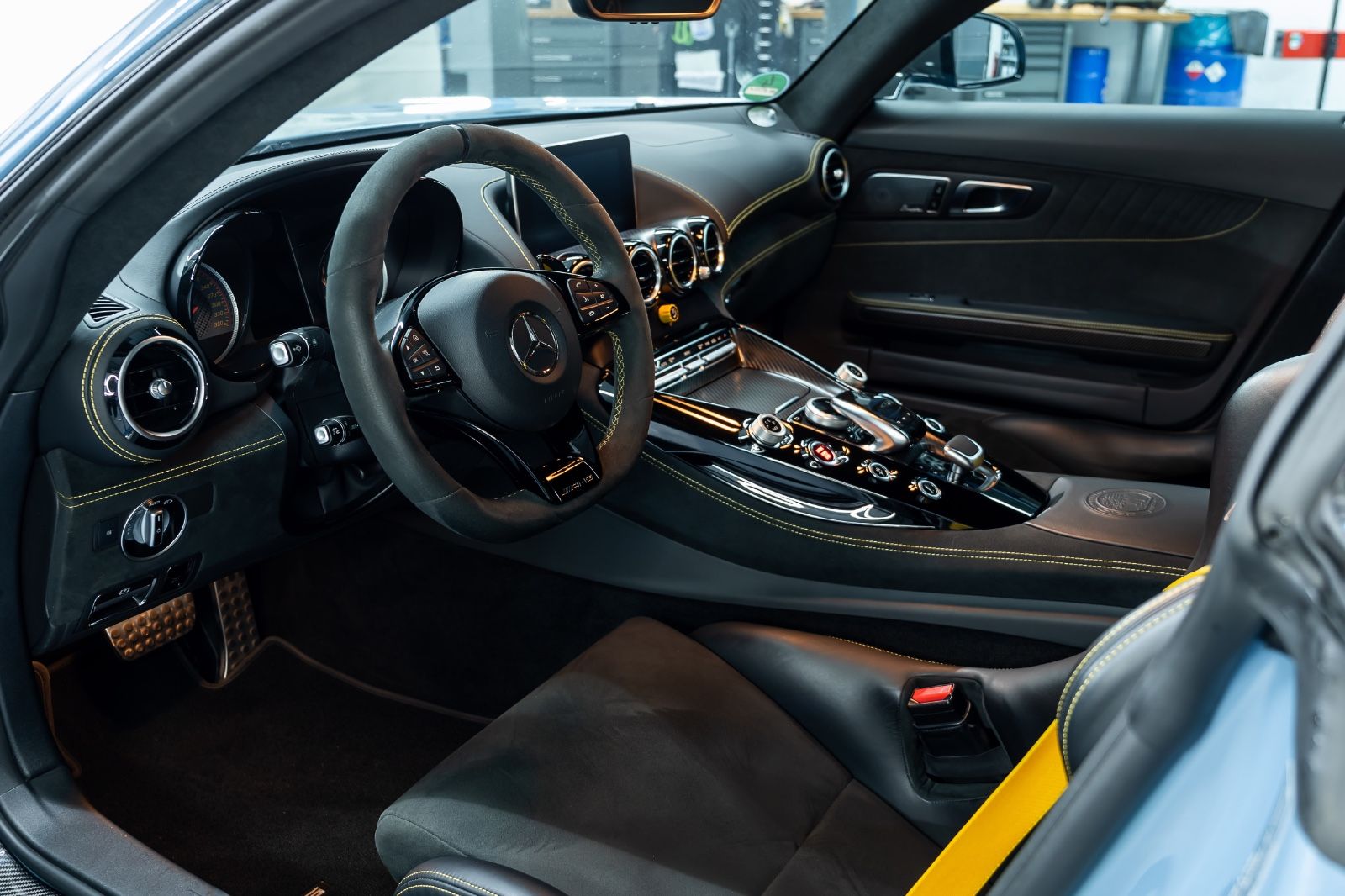 Fahrzeugabbildung Mercedes-Benz AMG GTR I  Burmester I Carbon I Titan I 1. Hand