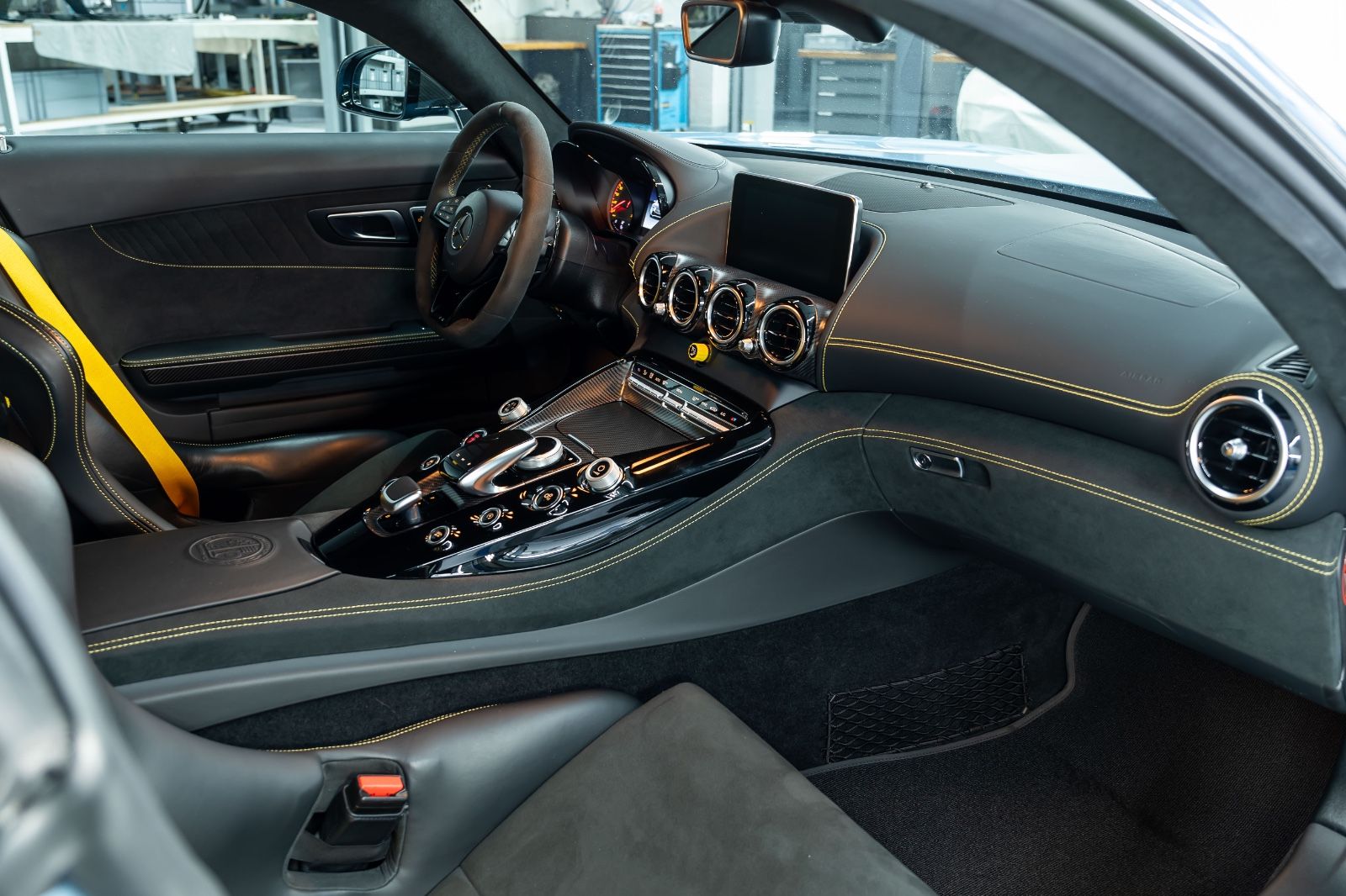 Fahrzeugabbildung Mercedes-Benz AMG GTR I  Burmester I Carbon I Titan I 1. Hand
