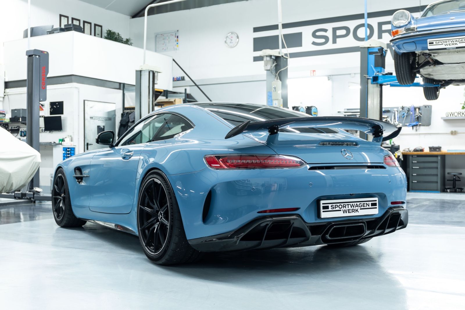Fahrzeugabbildung Mercedes-Benz AMG GTR I  Burmester I Carbon I Titan I 1. Hand