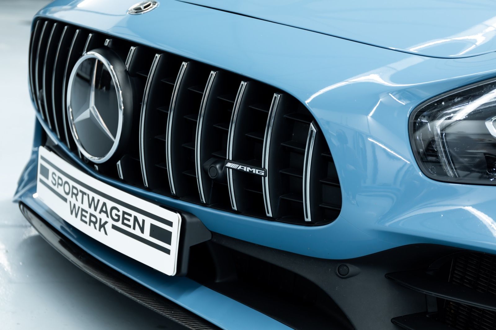 Fahrzeugabbildung Mercedes-Benz AMG GTR I  Burmester I Carbon I Titan I 1. Hand