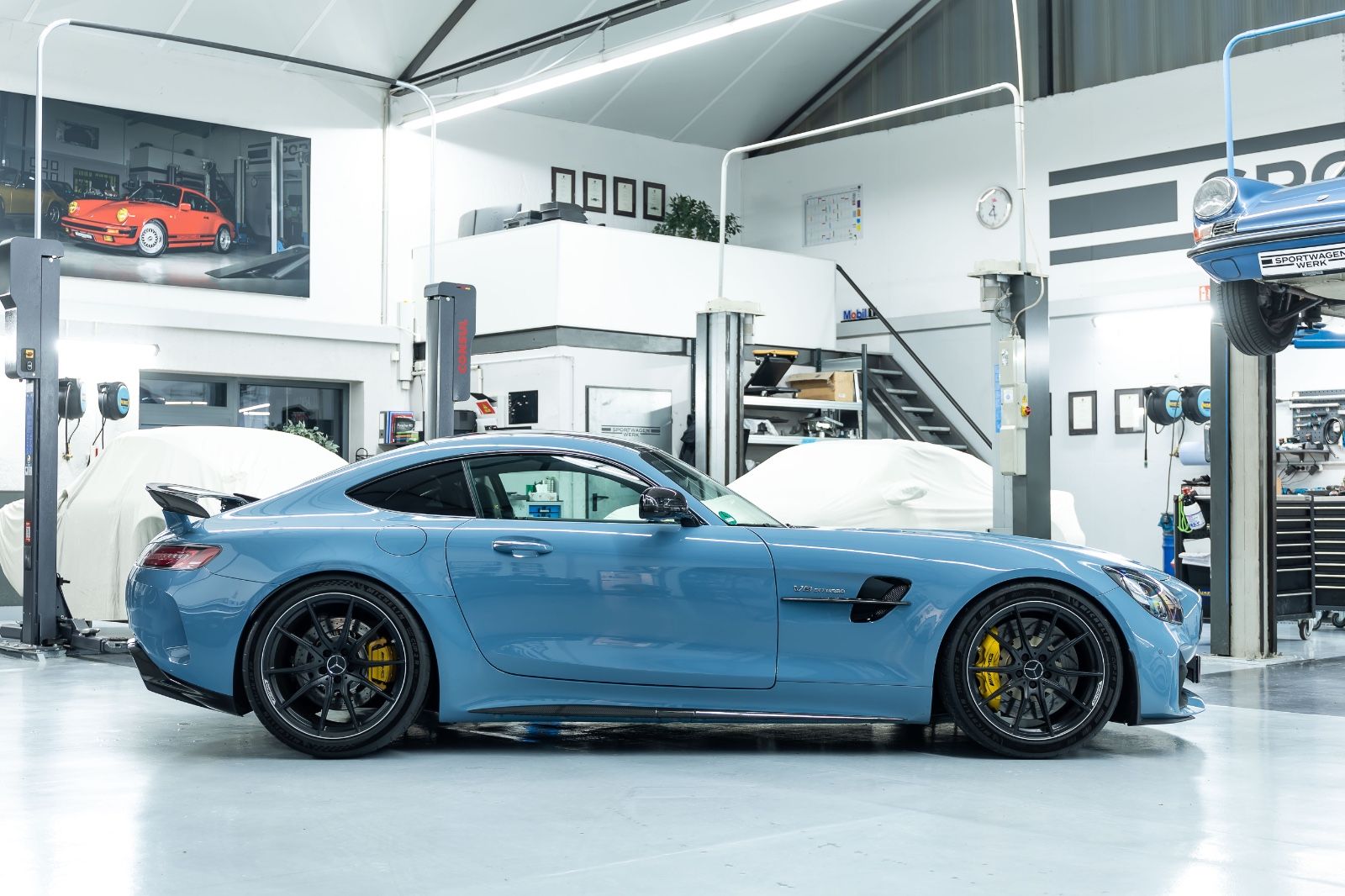 Fahrzeugabbildung Mercedes-Benz AMG GTR I  Burmester I Carbon I Titan I 1. Hand