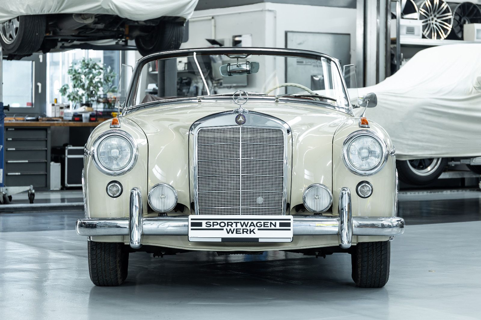 Fahrzeugabbildung Mercedes-Benz 220S Cabriolet I Top Zustand I Classic Data 2