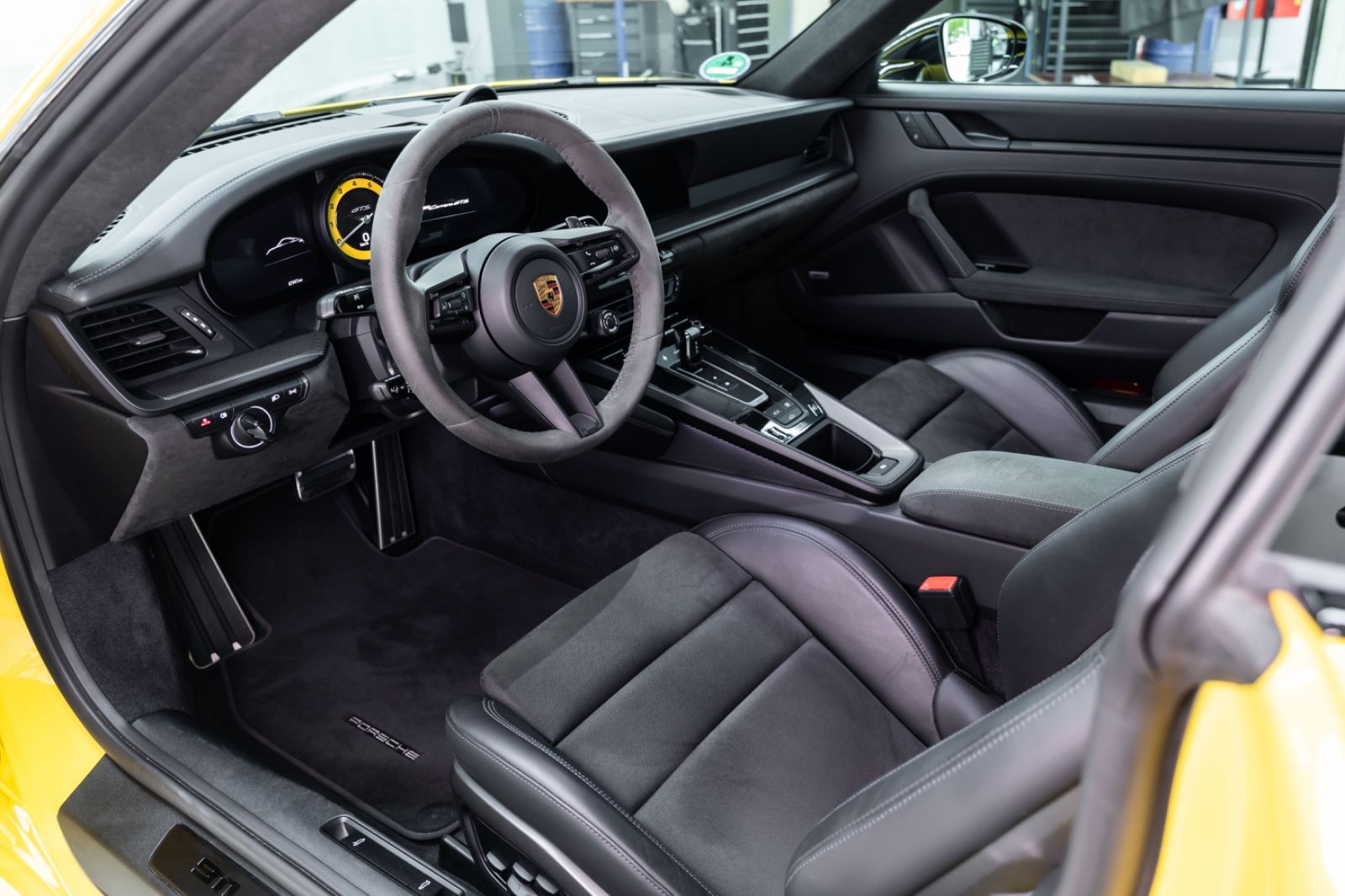 Fahrzeugabbildung Porsche 911 Carrera GTS I PCCB I PDLS+ I Bose I 1. Hand