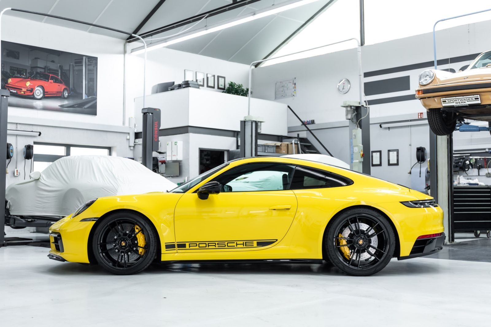 Fahrzeugabbildung Porsche 911 Carrera GTS I PCCB I PDLS+ I Bose I 1. Hand