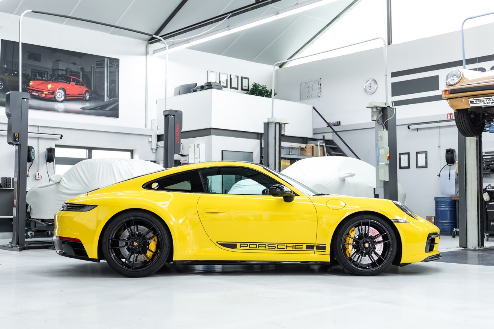 Fahrzeugabbildung Porsche 911 Carrera GTS I PCCB I PDLS+ I Bose I 1. Hand