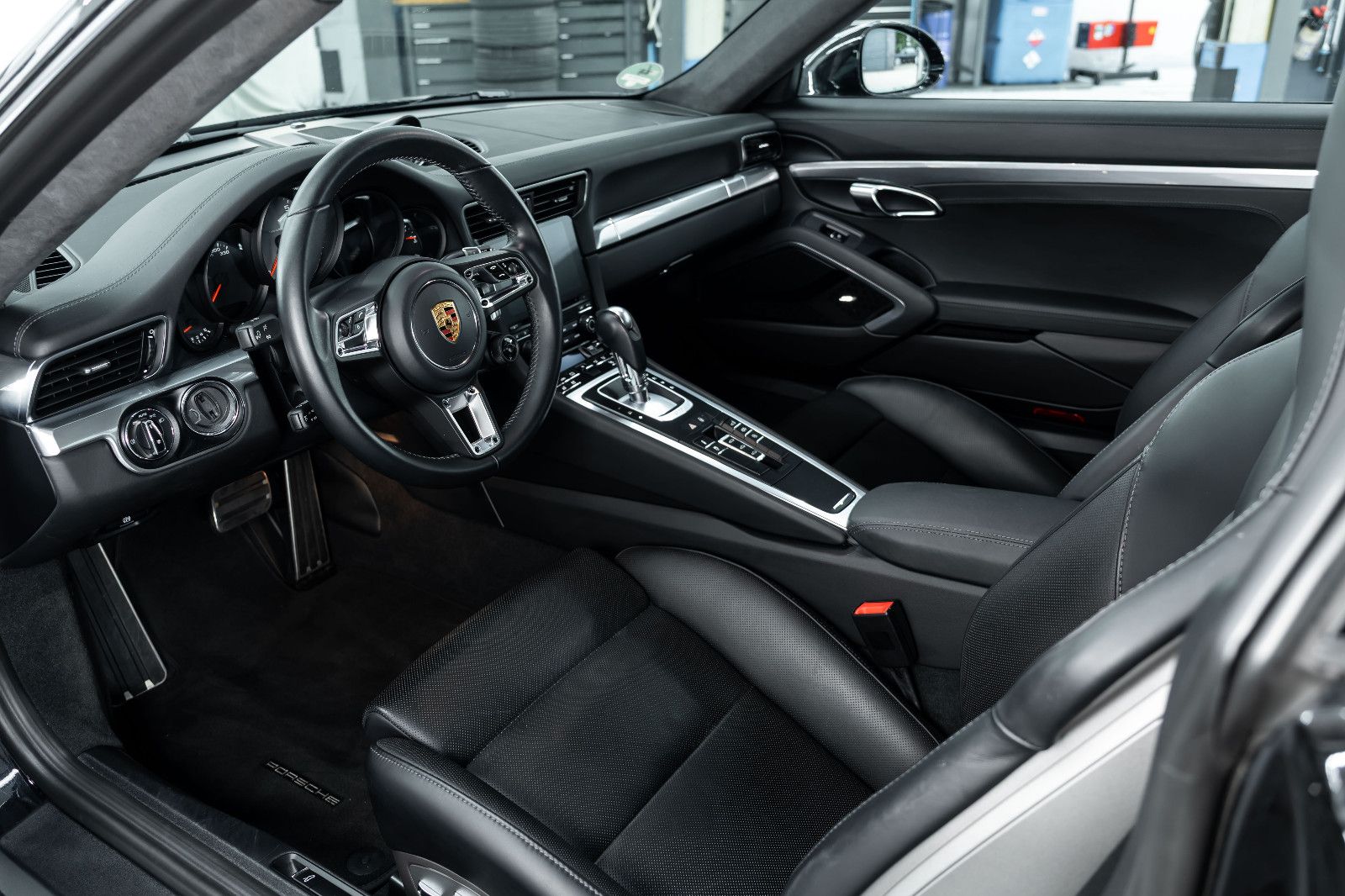 Fahrzeugabbildung Porsche 991 I 911 Carrera 4S I PDLS I 18-Wege I Bose