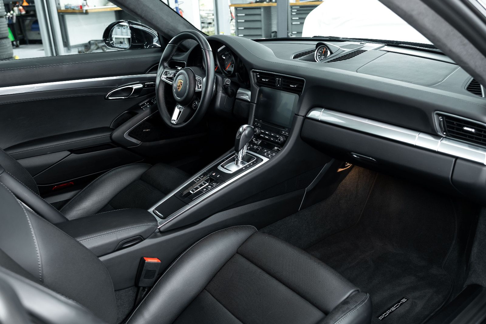 Fahrzeugabbildung Porsche 991 I 911 Carrera 4S I PDLS I 18-Wege I Bose
