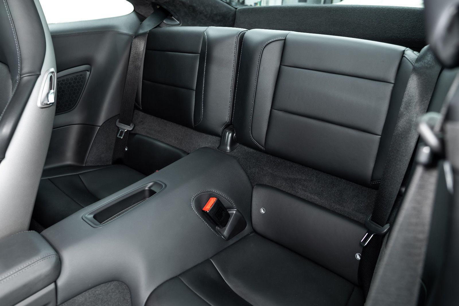 Fahrzeugabbildung Porsche 991 I 911 Carrera 4S I PDLS I 18-Wege I Bose