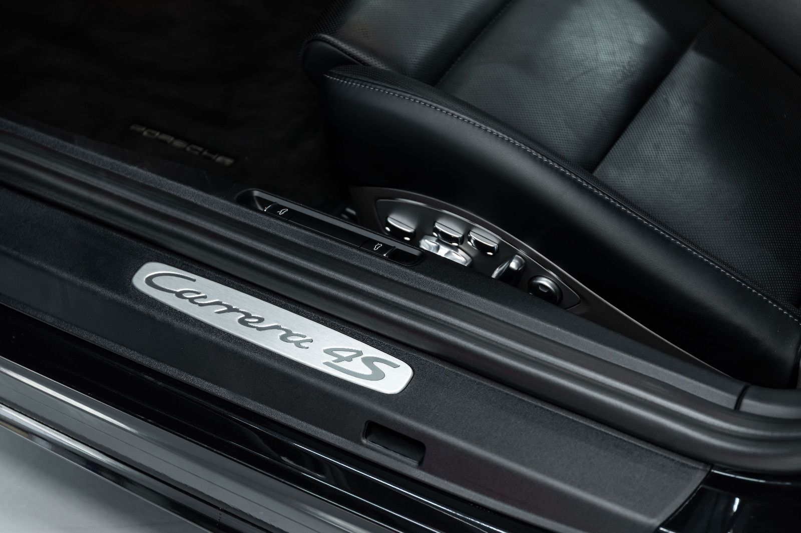 Fahrzeugabbildung Porsche 991 I 911 Carrera 4S I PDLS I 18-Wege I Bose
