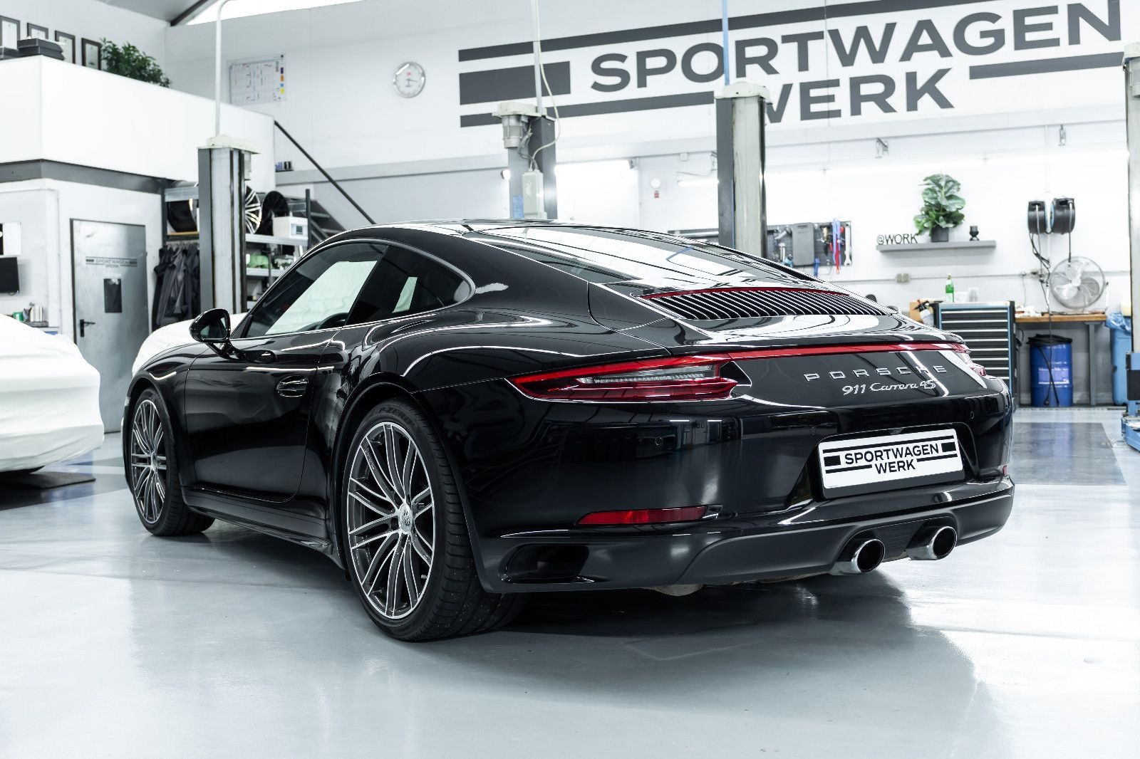 Fahrzeugabbildung Porsche 991 I 911 Carrera 4S I PDLS I 18-Wege I Bose