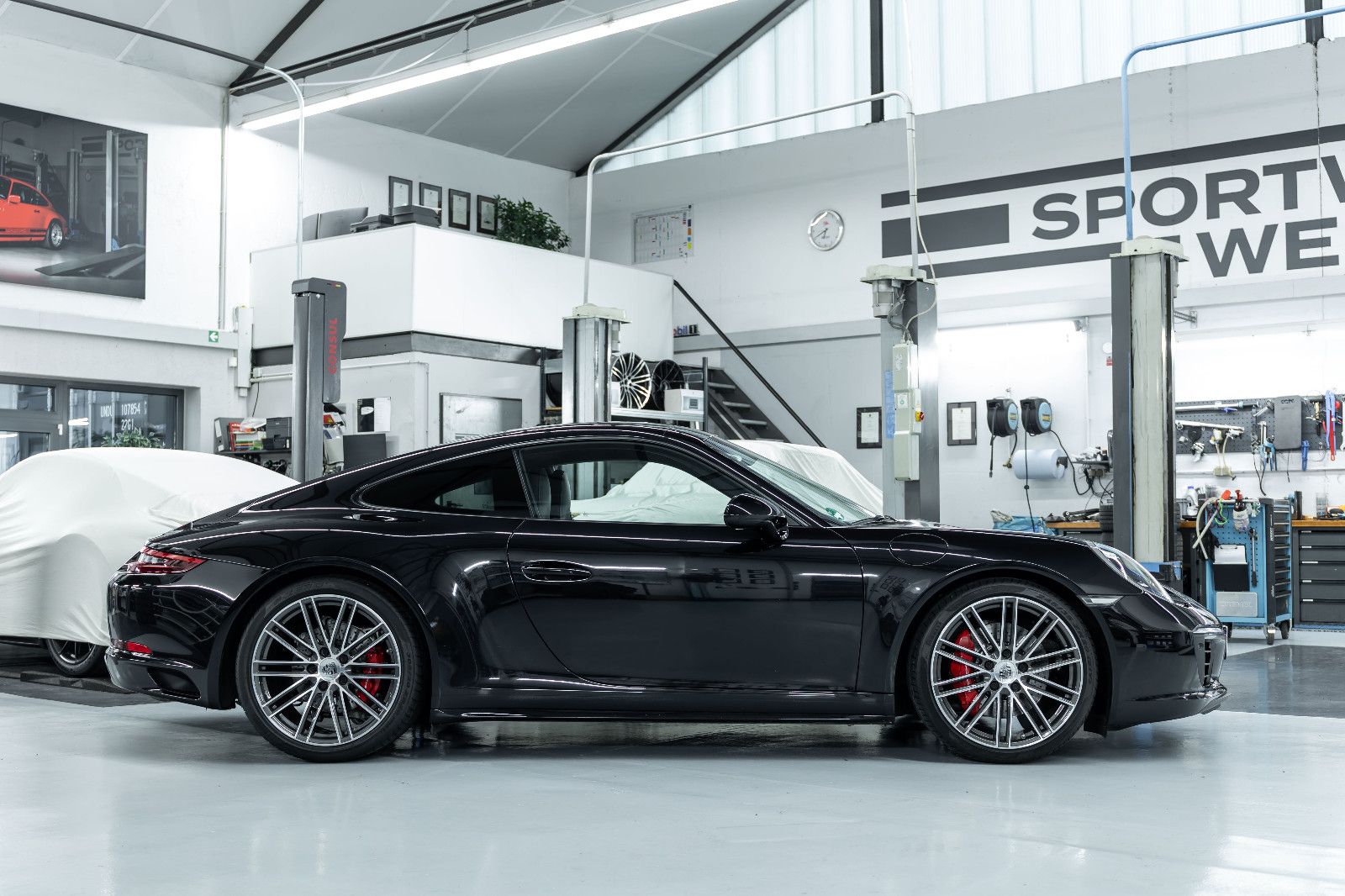 Fahrzeugabbildung Porsche 991 I 911 Carrera 4S I PDLS I 18-Wege I Bose