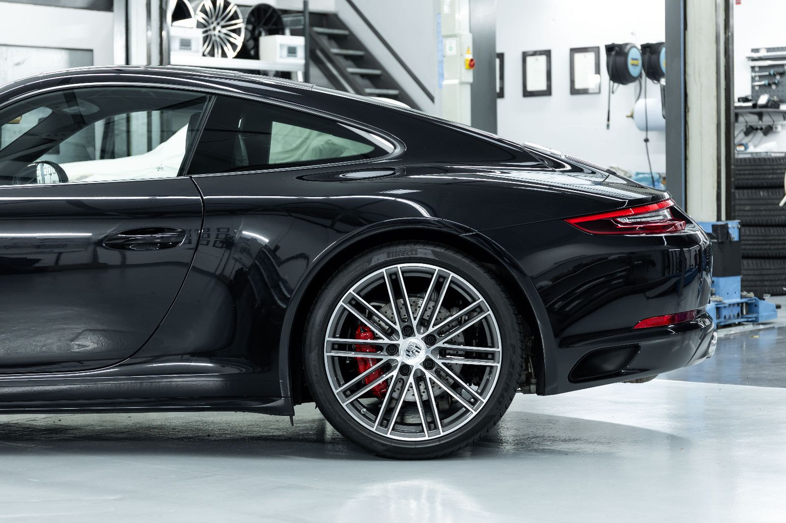 Fahrzeugabbildung Porsche 991 I 911 Carrera 4S I PDLS I 18-Wege I Bose