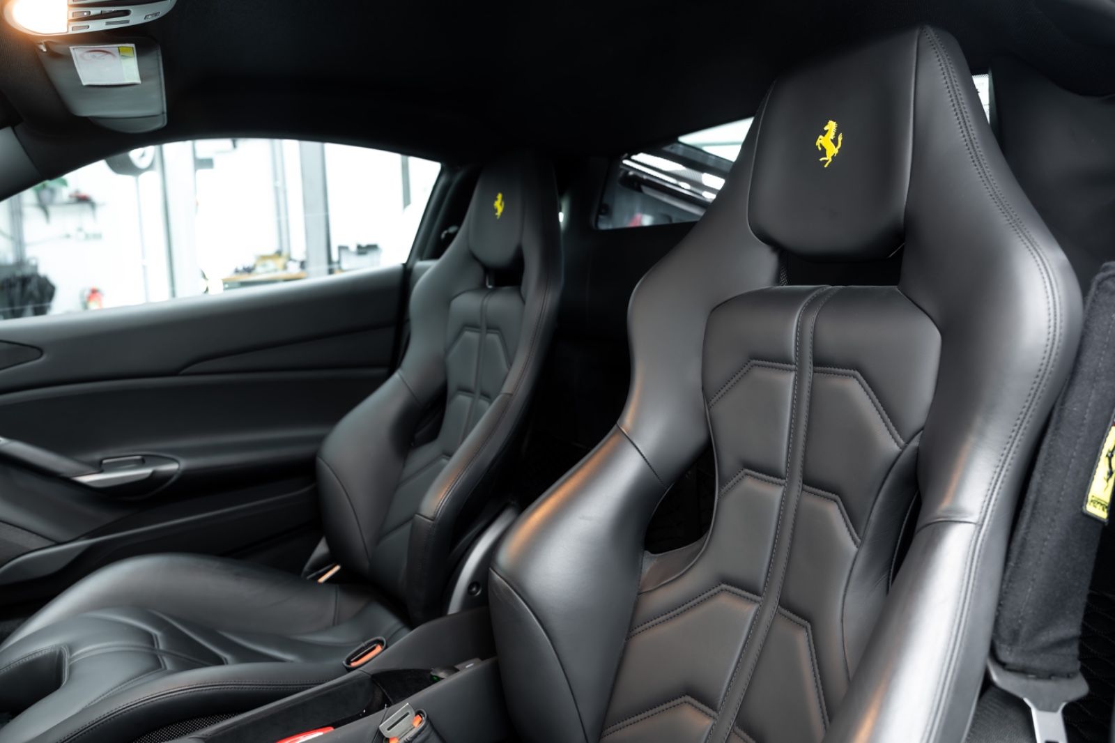 Fahrzeugabbildung Ferrari 488 GTB I Carbon I Racing Seats I 2. Hand I BRD