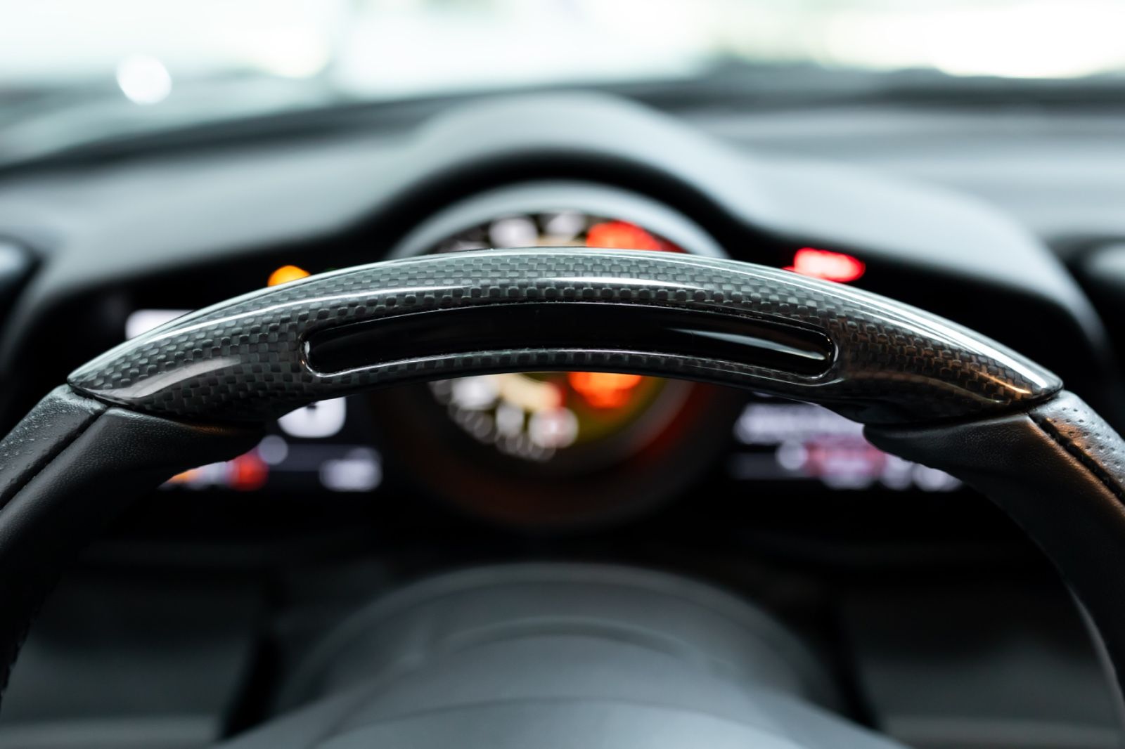 Fahrzeugabbildung Ferrari 488 GTB I Carbon I Racing Seats I 2. Hand I BRD