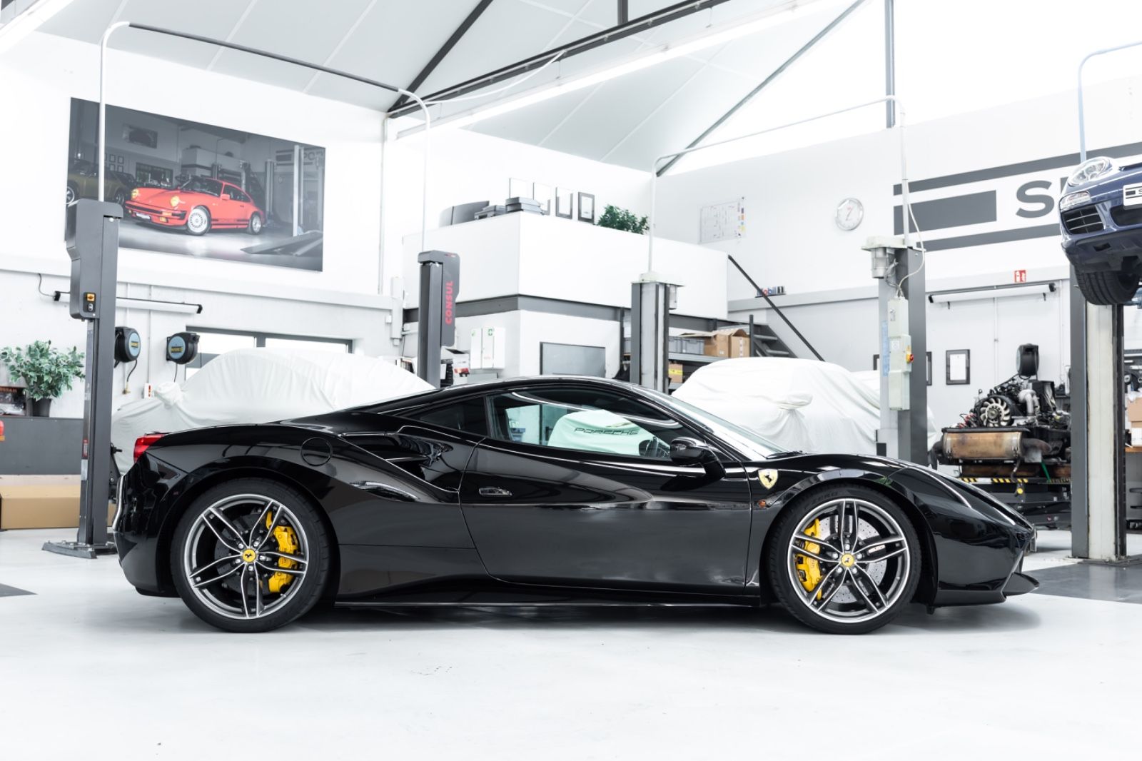 Fahrzeugabbildung Ferrari 488 GTB I Carbon I Racing Seats I 2. Hand I BRD
