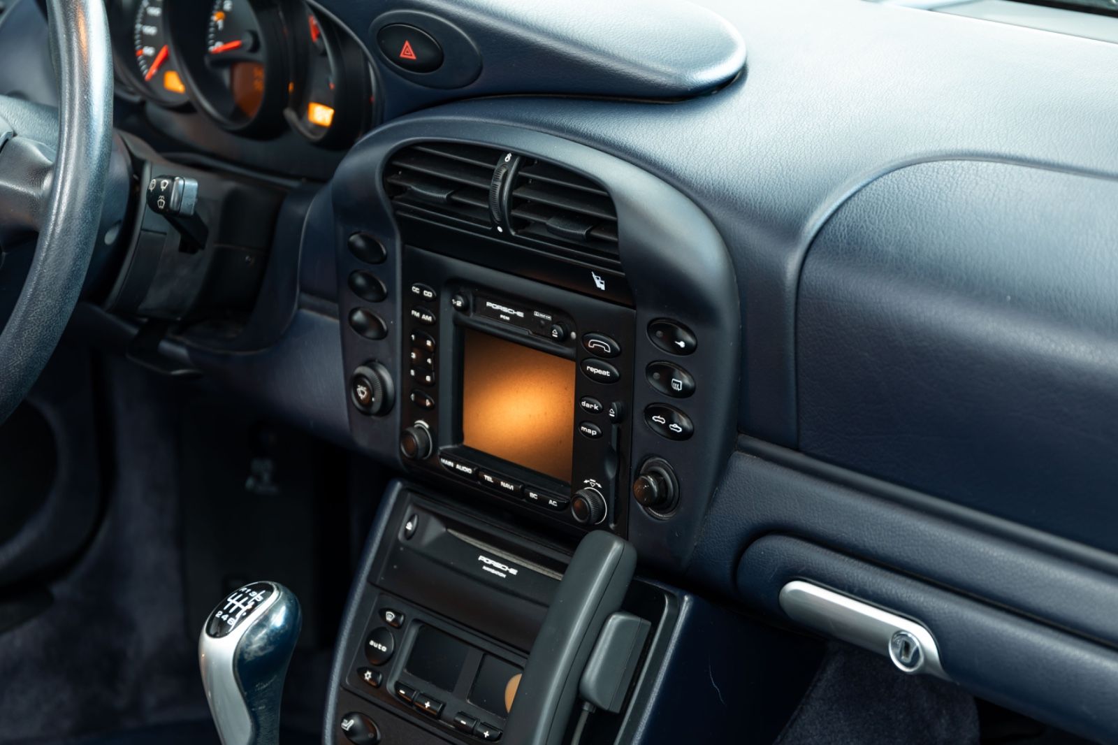 Fahrzeugabbildung Porsche 996 I 911 Carrera Cabriolet I Bose I 1. Lack