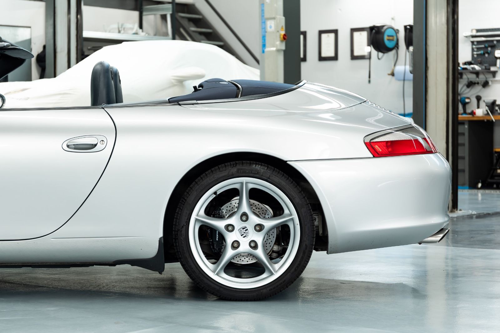 Fahrzeugabbildung Porsche 996 I 911 Carrera Cabriolet I Bose I 1. Lack