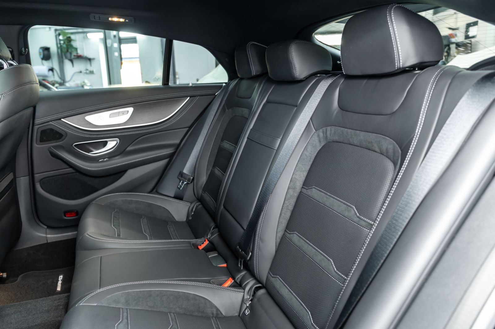 Fahrzeugabbildung Mercedes-Benz AMG GT 53 4Matic+ I Burmester I LED I HuD I 2.Hd