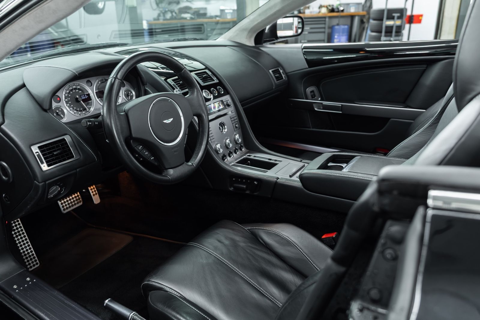 Fahrzeugabbildung Aston Martin DB9 Volante I 1. Hand  I Deutsches KFZ