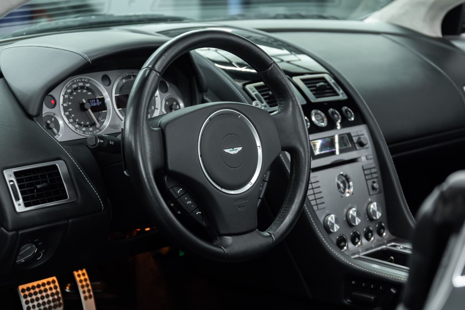 Fahrzeugabbildung Aston Martin DB9 Volante I 1. Hand  I Deutsches KFZ