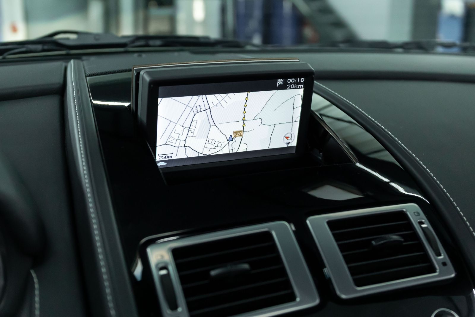 Fahrzeugabbildung Aston Martin DB9 Volante I 1. Hand  I Deutsches KFZ