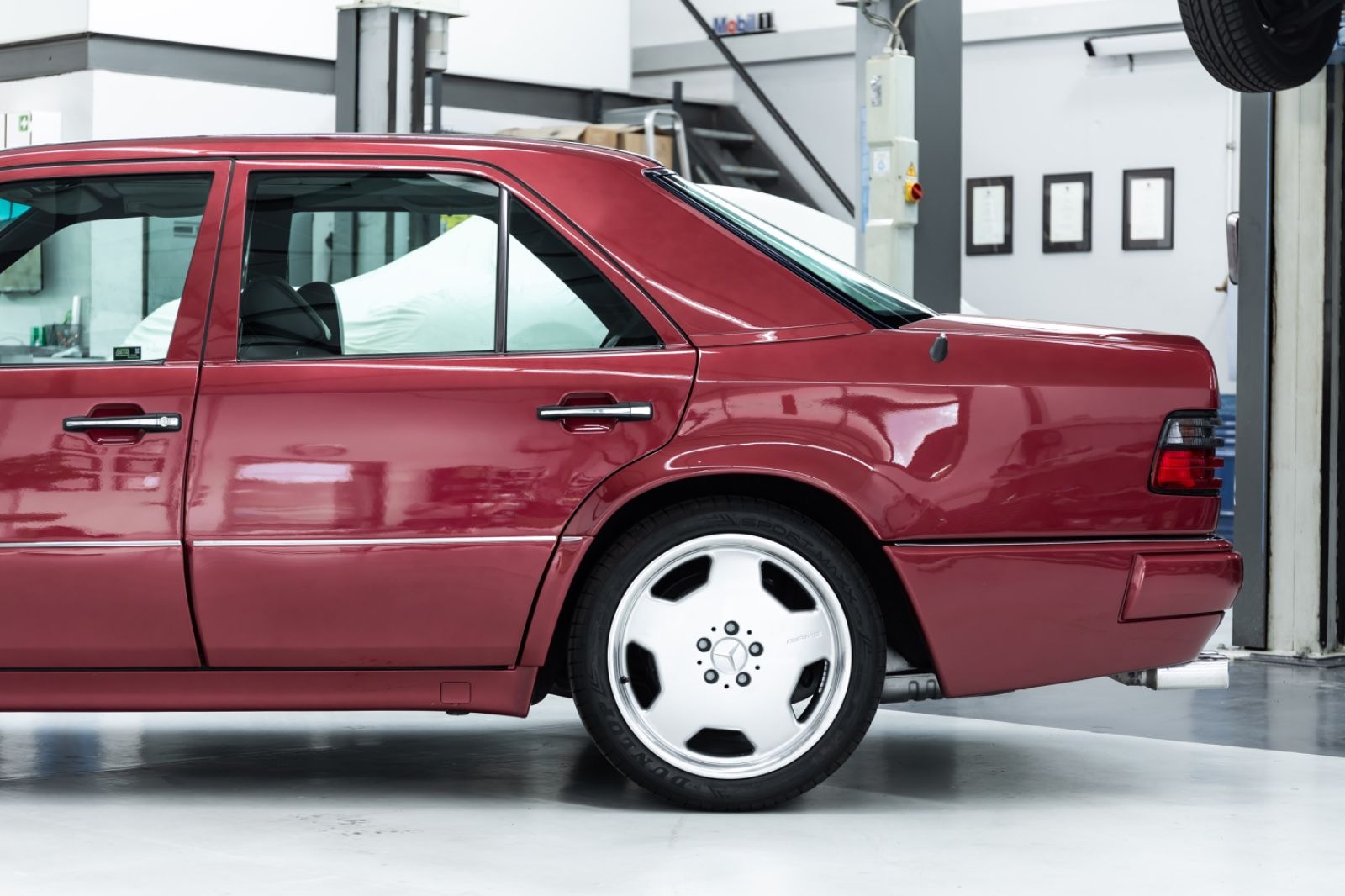 Fahrzeugabbildung Mercedes-Benz 500E I Serie 1 I Porsche I H-Zulassung I BRD