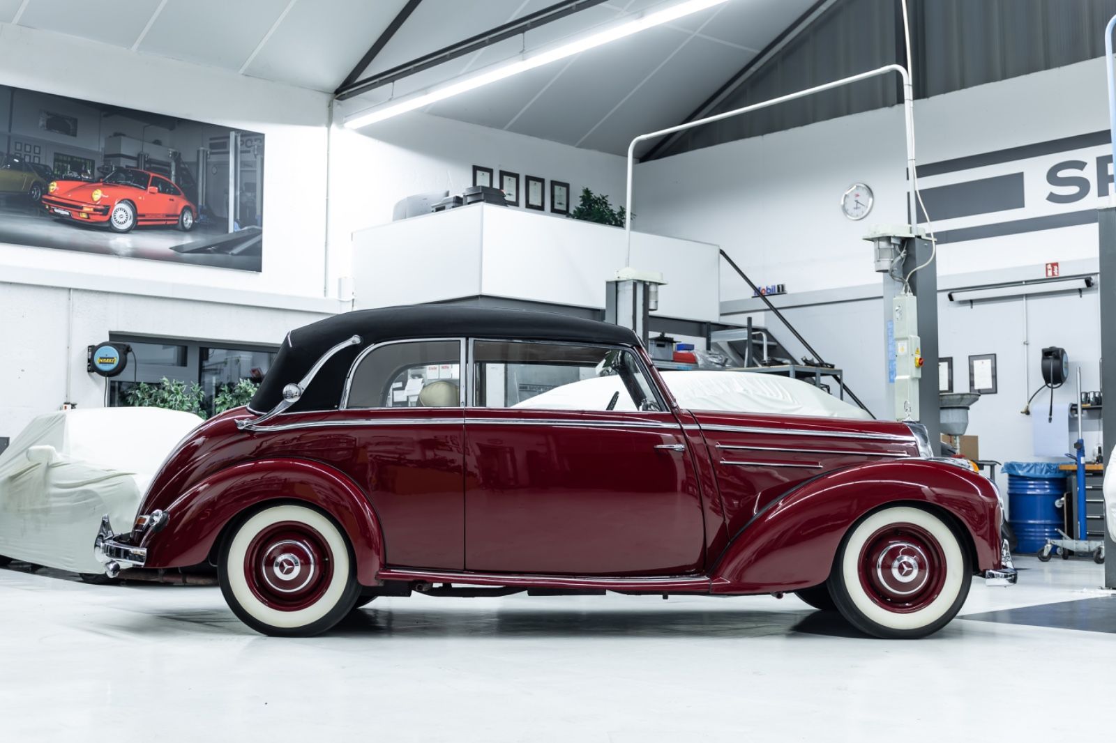 Fahrzeugabbildung Mercedes-Benz 220B Cabriolet W187 I Deutsches KFZ