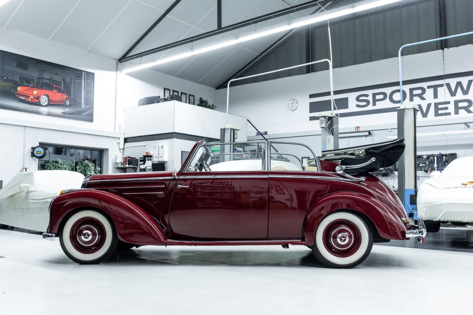 Fahrzeugabbildung Mercedes-Benz 220B Cabriolet W187 I Deutsches KFZ