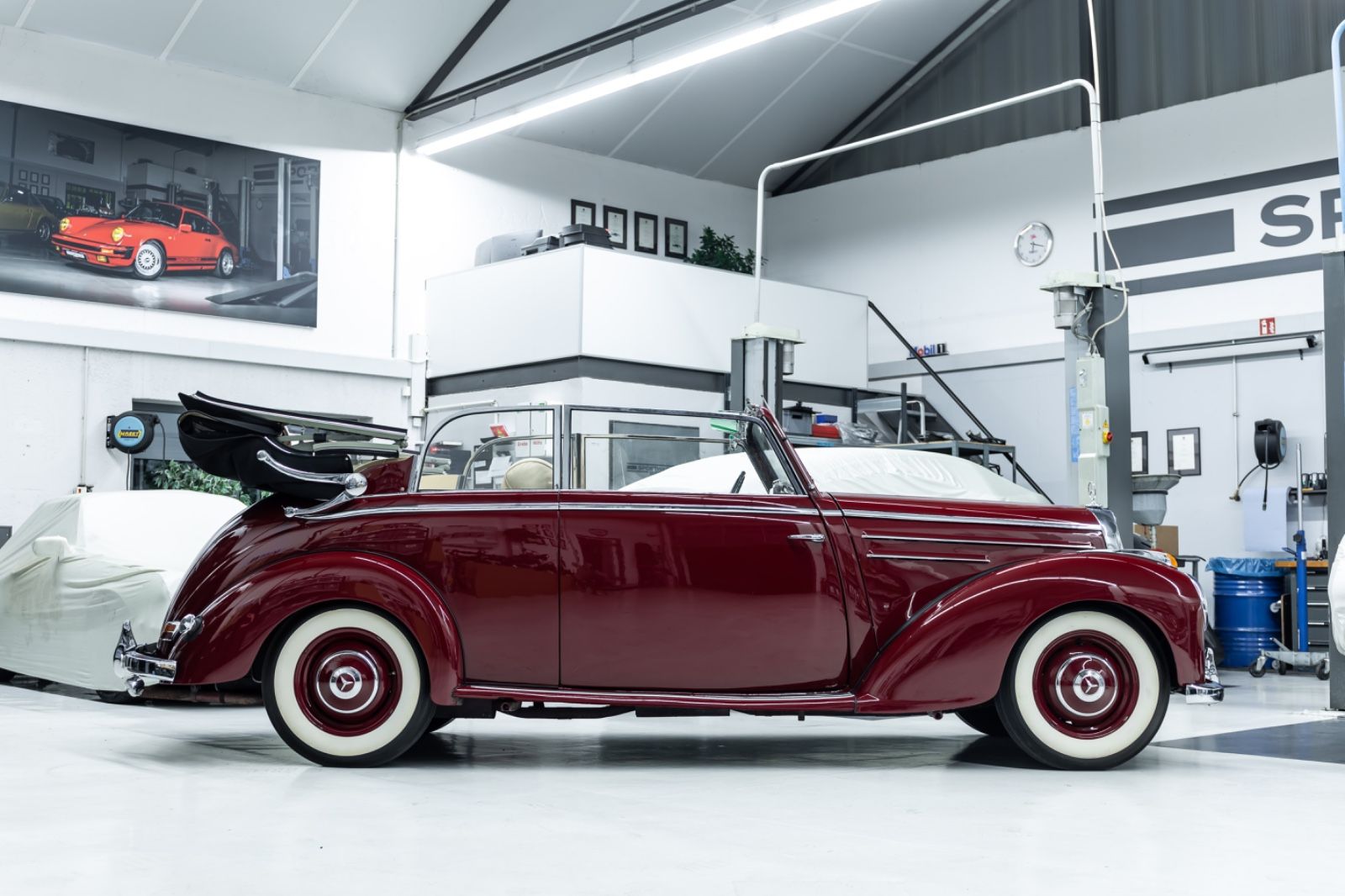 Fahrzeugabbildung Mercedes-Benz 220B Cabriolet W187 I Deutsches KFZ