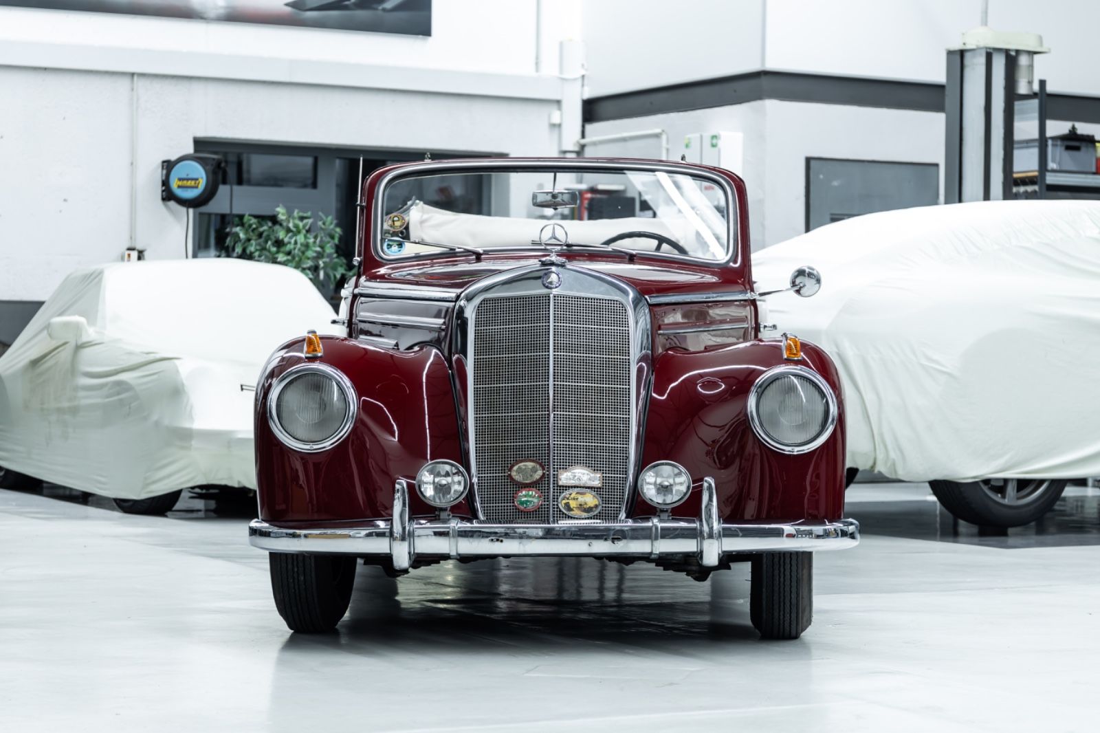 Fahrzeugabbildung Mercedes-Benz 220B Cabriolet W187 I Deutsches KFZ