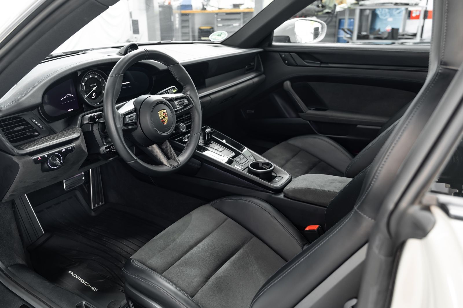 Fahrzeugabbildung Porsche 911 Carrera GTS I PDLS+ I Carbon I Bose I 1.Hand