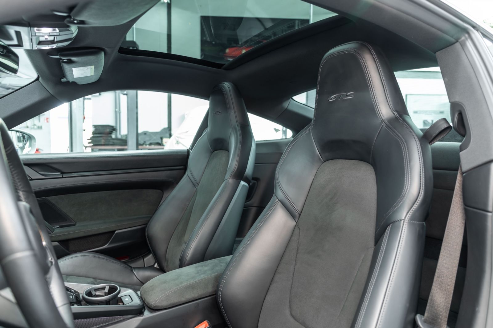 Fahrzeugabbildung Porsche 911 Carrera GTS I PDLS+ I Carbon I Bose I 1.Hand