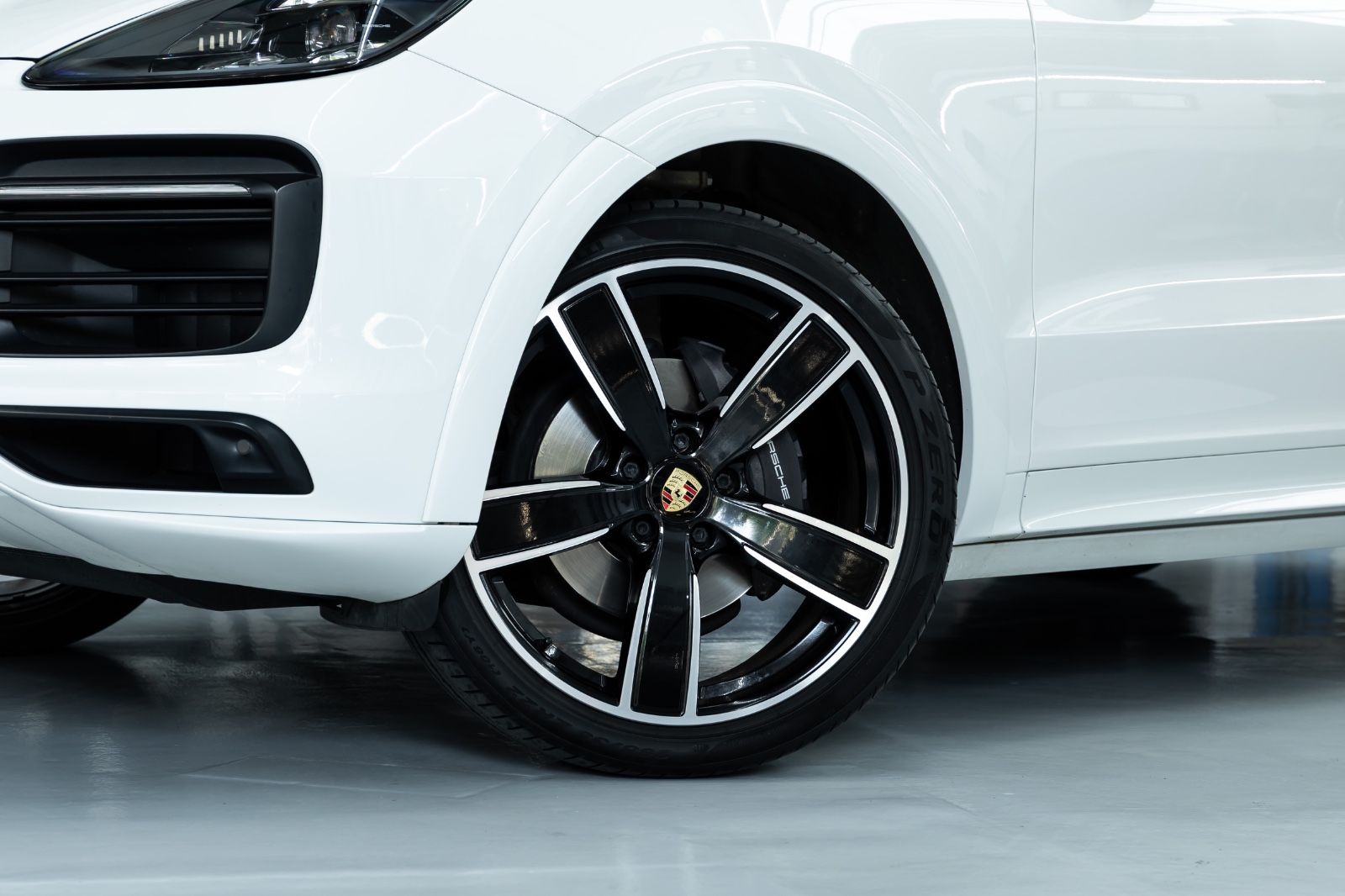 Fahrzeugabbildung Porsche Cayenne I 360° I PDLS + I CarPlay I BRD