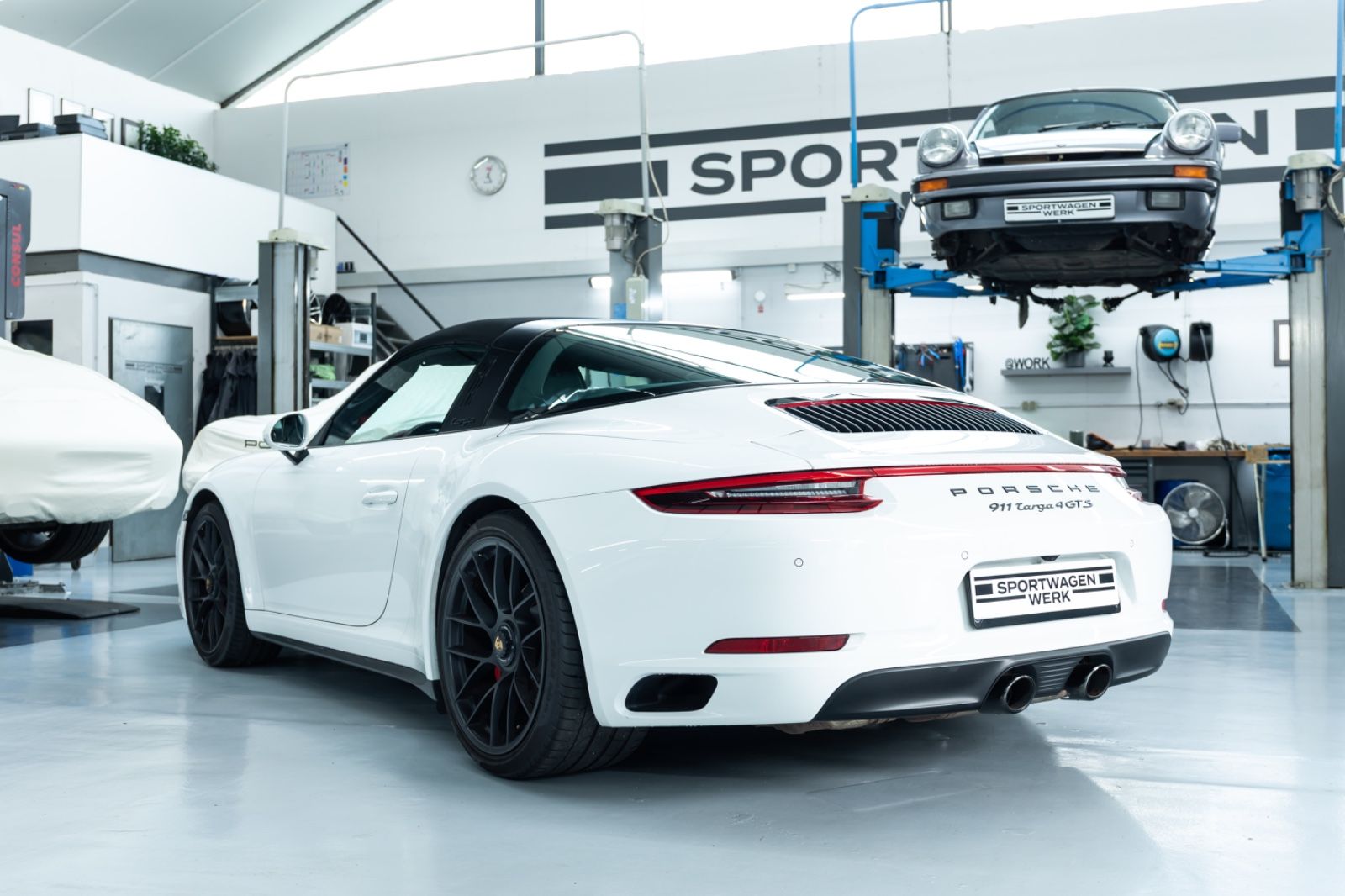 Fahrzeugabbildung Porsche 991 I 911 Carrera Targa 4 GTS I PDLS+ I Carbon