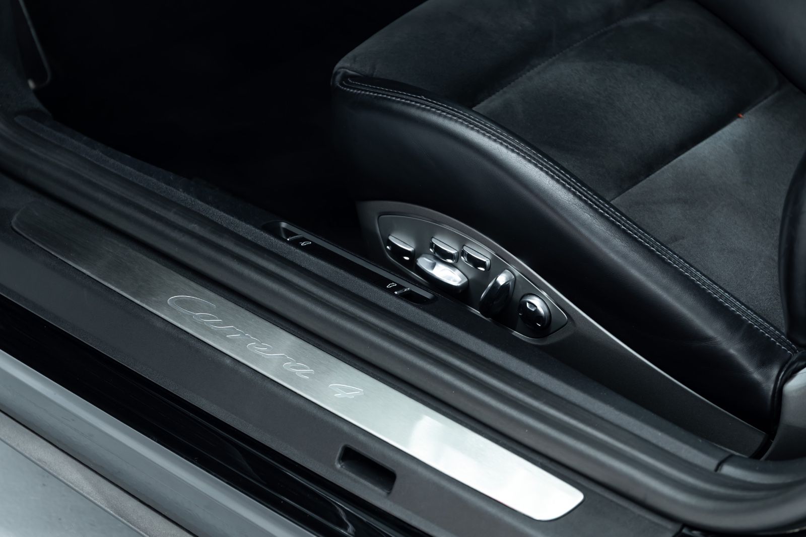 Fahrzeugabbildung Porsche 991 I 911 Carrera 4 I PDLS I Bose I 18-Wege