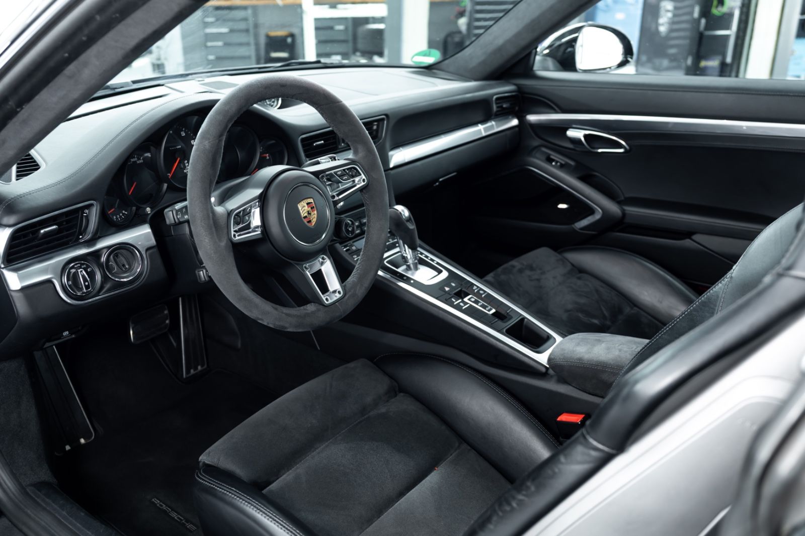 Fahrzeugabbildung Porsche 991 I 911 Carrera 4 I PDLS I Bose I 18-Wege